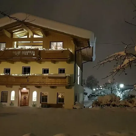 Melanie's Апартаменты *